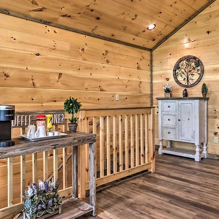 Modern Cabin With Hot Tub And Game Room In Gatlinburg! Екстериор снимка