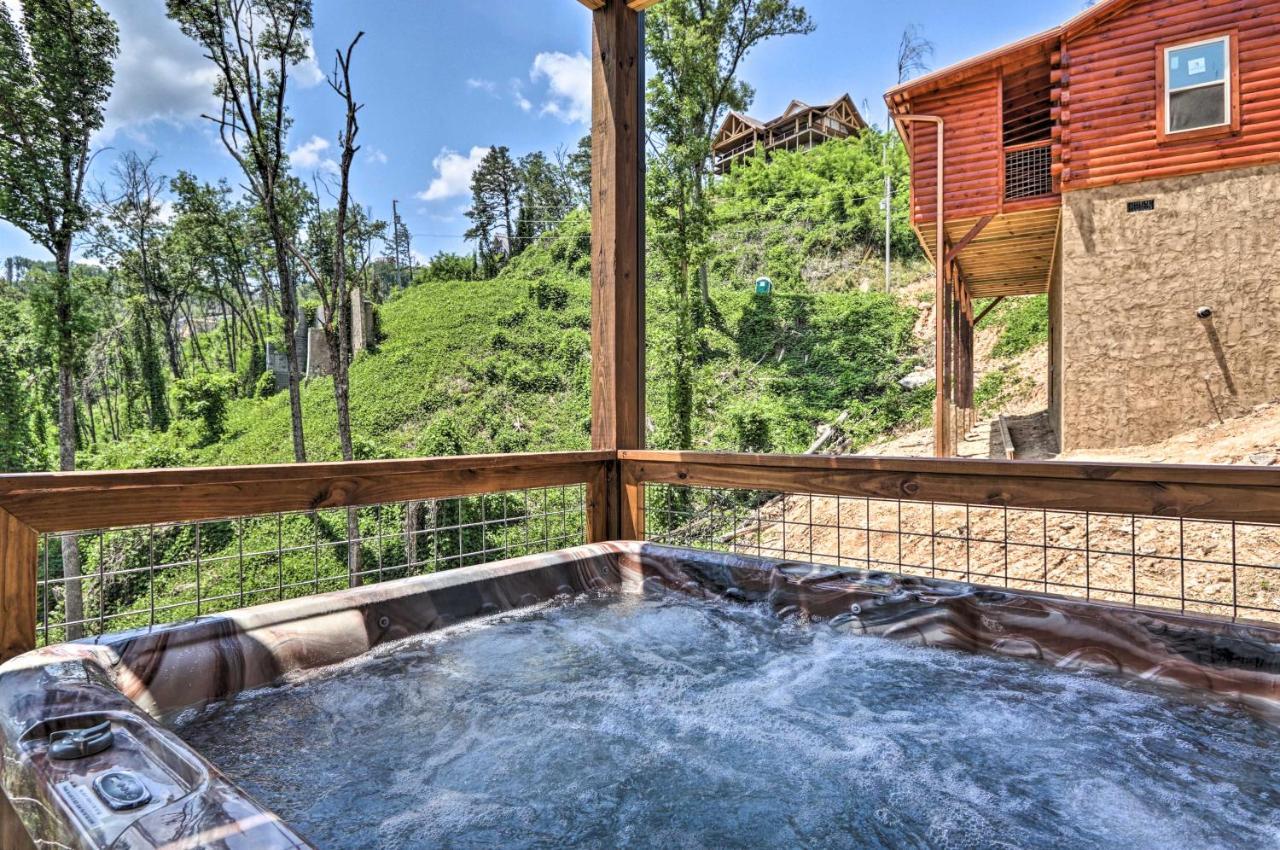Modern Cabin With Hot Tub And Game Room In Gatlinburg! Екстериор снимка