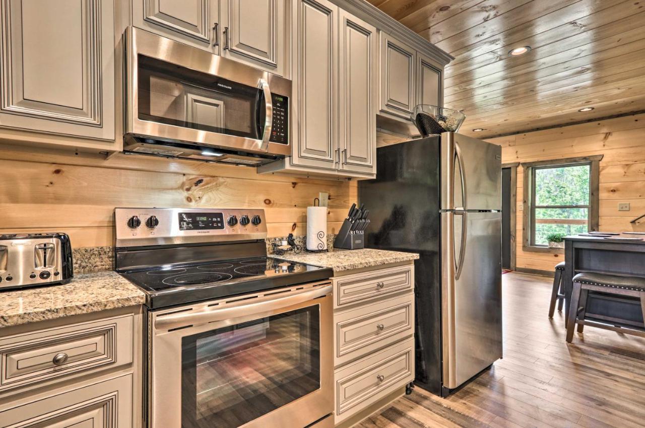 Modern Cabin With Hot Tub And Game Room In Gatlinburg! Екстериор снимка