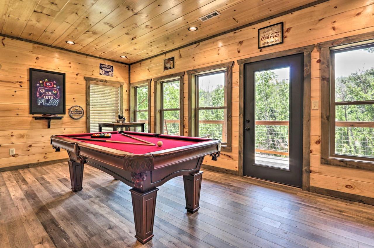 Modern Cabin With Hot Tub And Game Room In Gatlinburg! Екстериор снимка