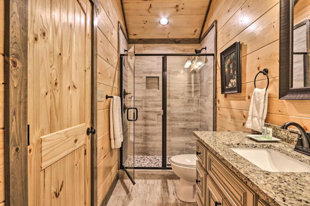 Modern Cabin With Hot Tub And Game Room In Gatlinburg! Екстериор снимка
