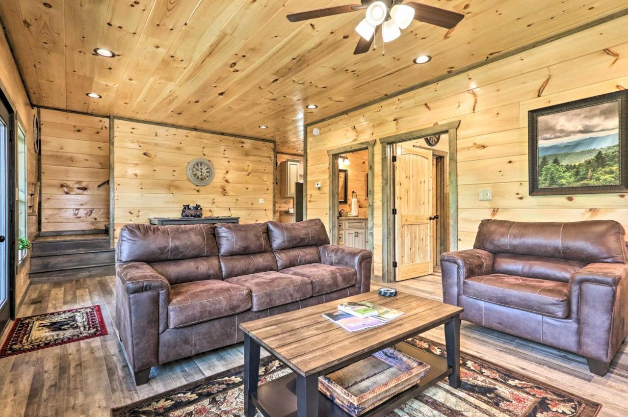 Modern Cabin With Hot Tub And Game Room In Gatlinburg! Екстериор снимка