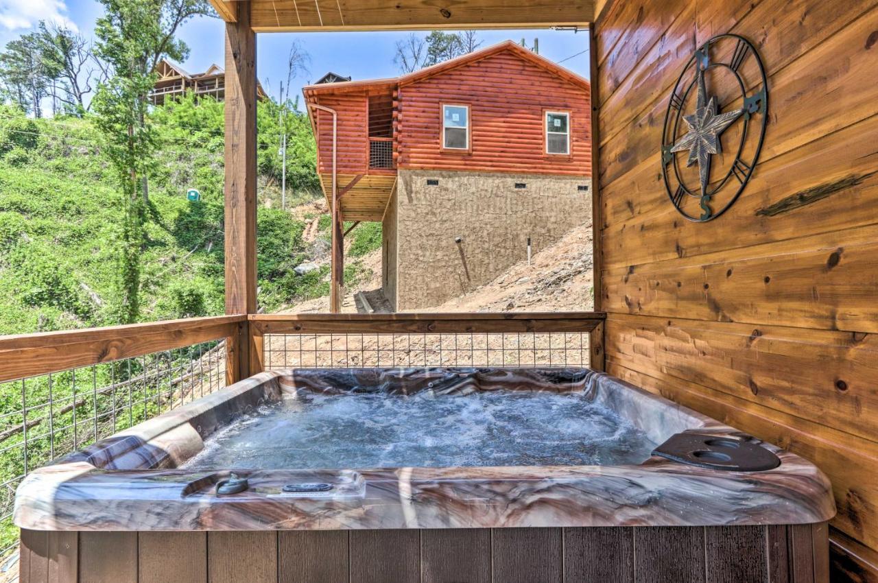 Modern Cabin With Hot Tub And Game Room In Gatlinburg! Екстериор снимка