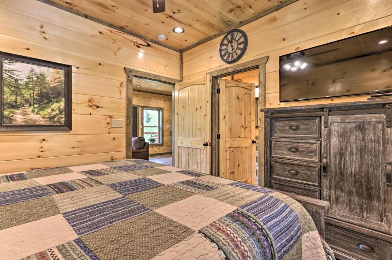 Modern Cabin With Hot Tub And Game Room In Gatlinburg! Екстериор снимка